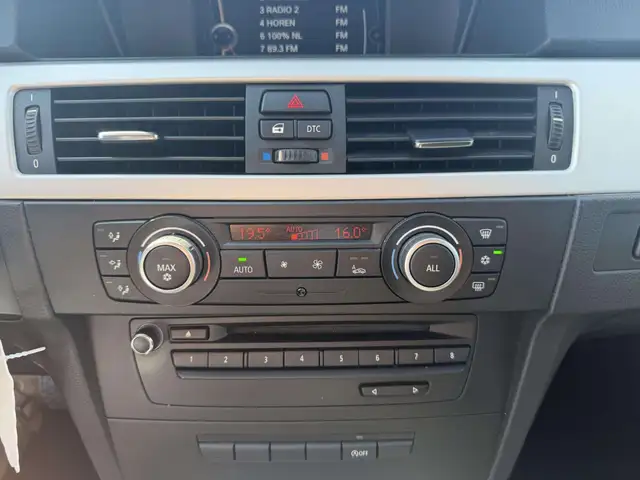 BMW 3 Series view 14