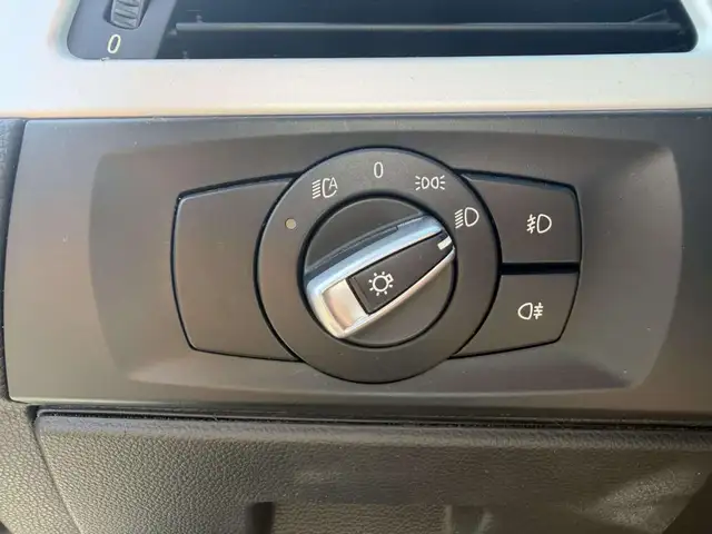 BMW 3 Series view 16