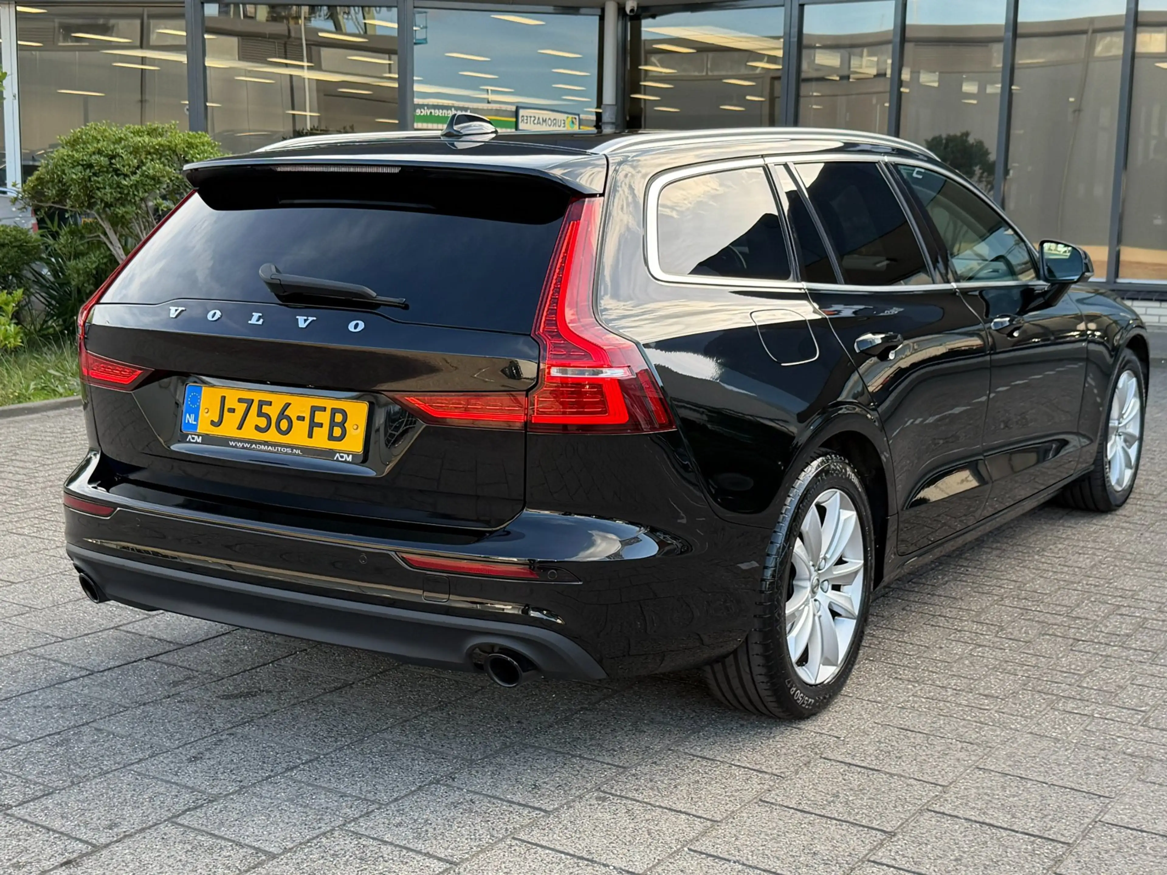 Volvo V60 2.0 B4 Business Pro l ACC l DEALER ONDERHOUDEN — photo 17