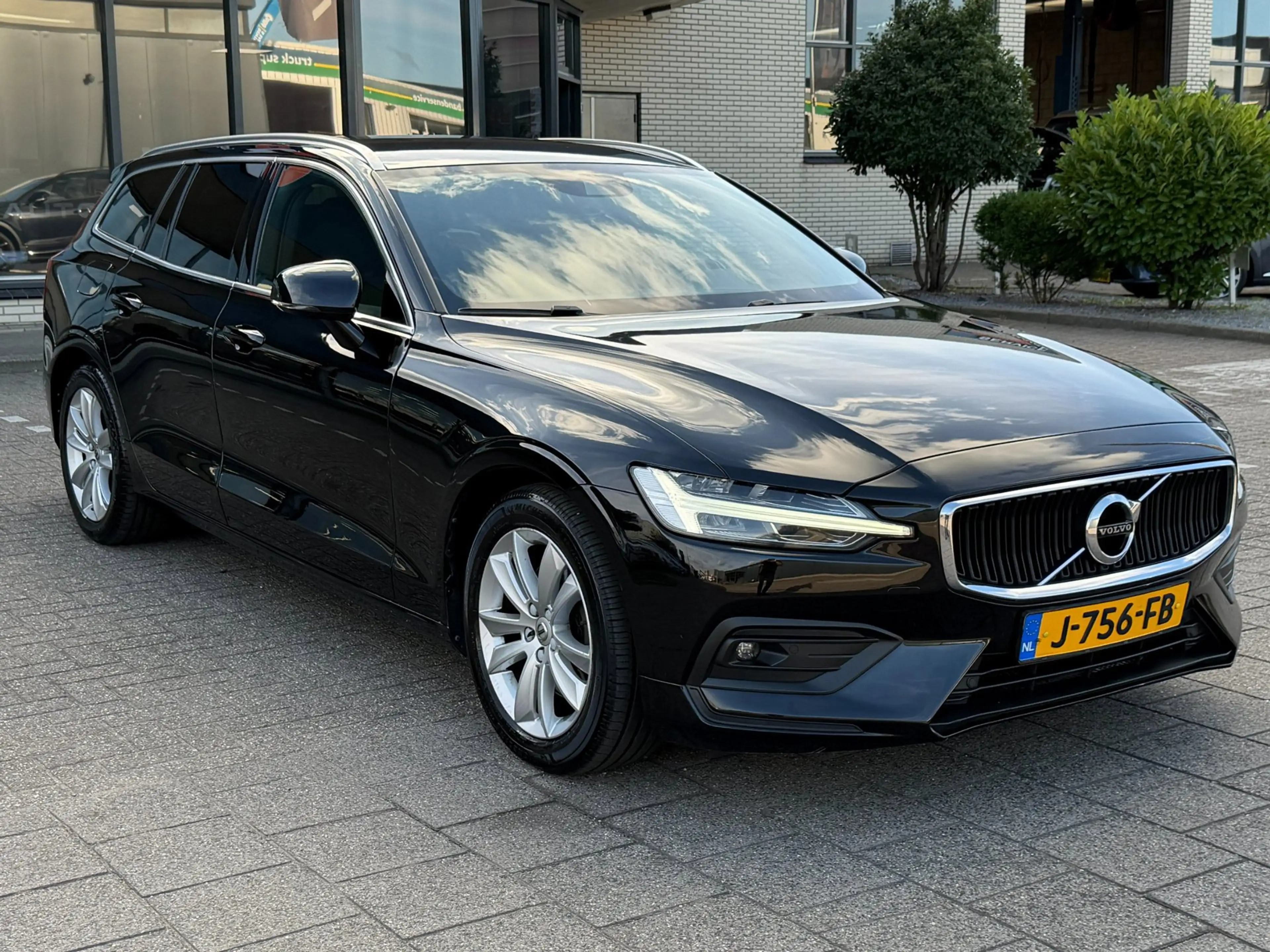 Volvo V60 2.0 B4 Business Pro l ACC l DEALER ONDERHOUDEN — photo 15