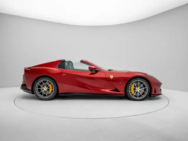 Ferrari 812 view 4