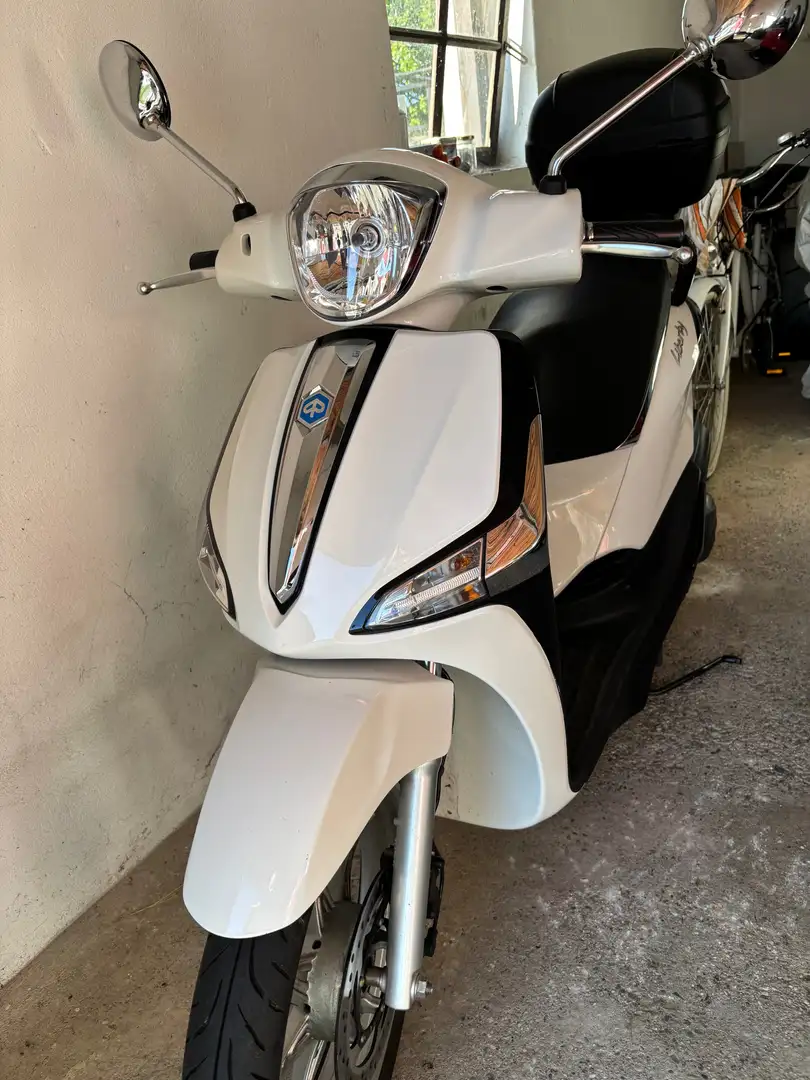 Piaggio Liberty 50 Bílá - 2