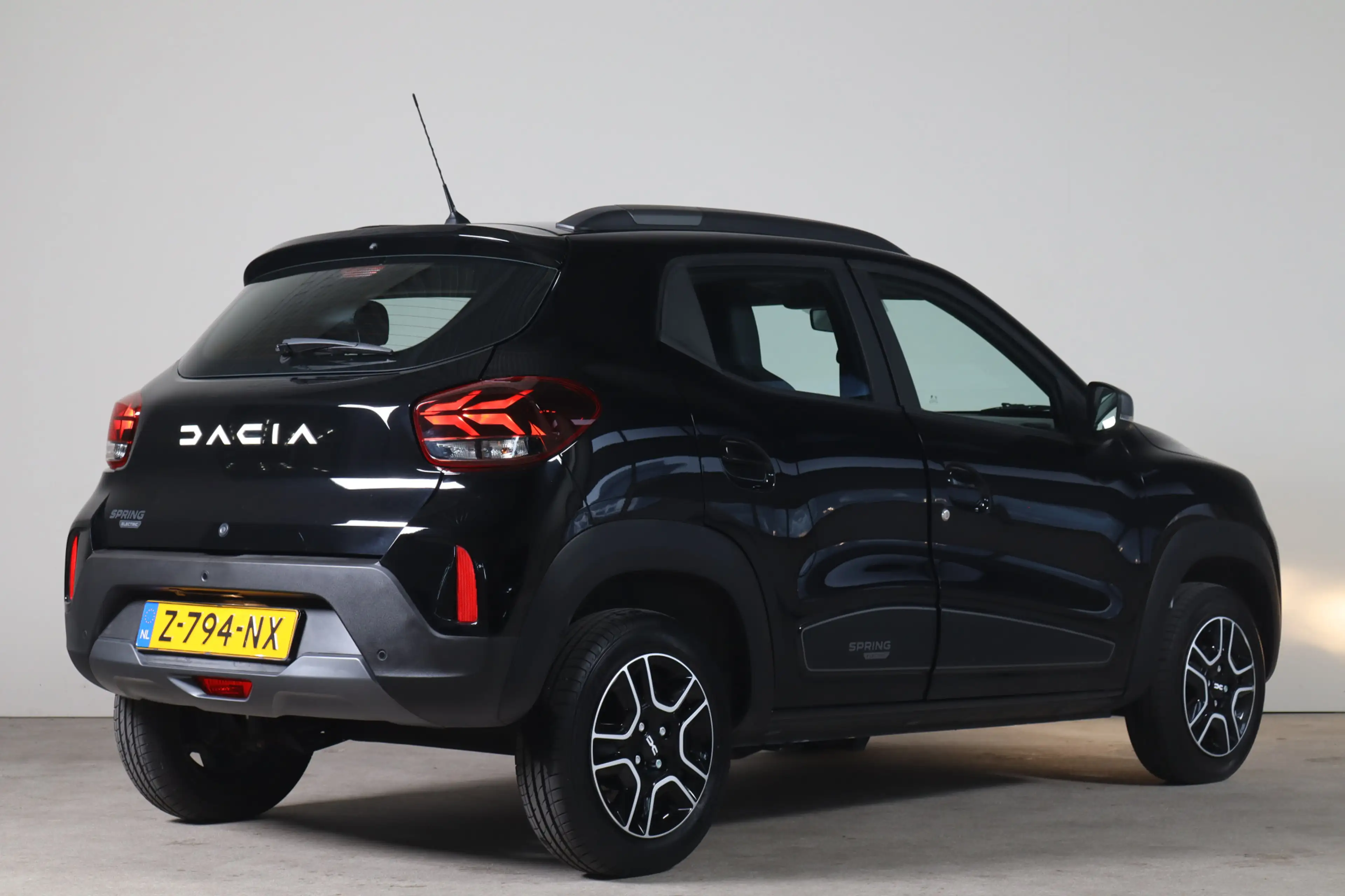 Dacia Spring Expression 27 kWh - NL- Auto!! Camera I Cruise I N — photo 2