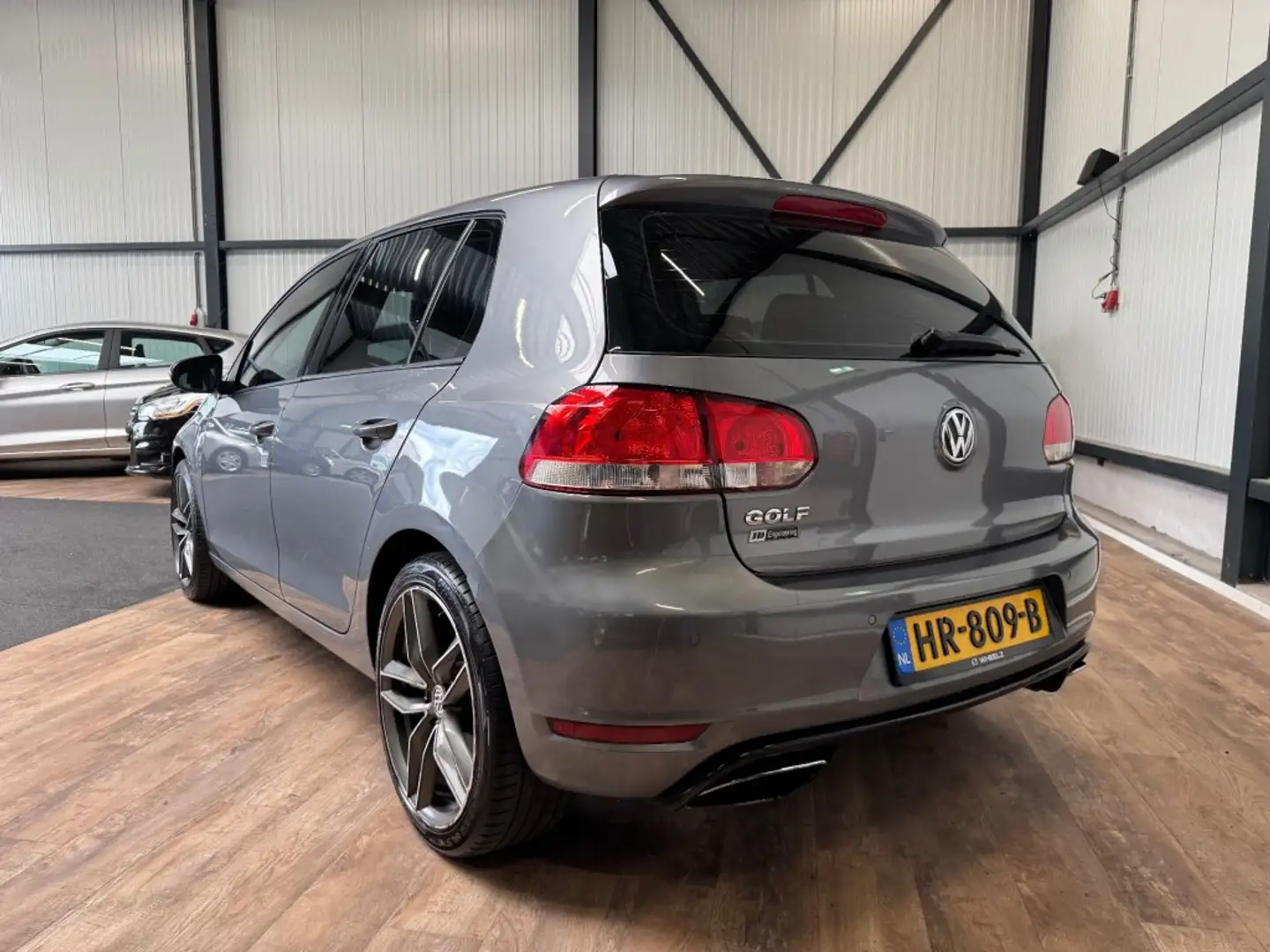 Volkswagen Golf 1.2 TSI 5DRS / LEDER / NAVIGATIE / ECC / NETTE STA Gris - 2