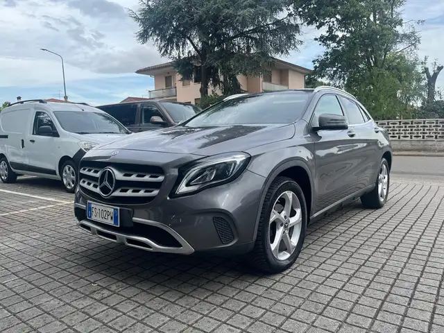Mercedes-Benz GLA 200 GLA-X156 2017 d Sport 4matic auto