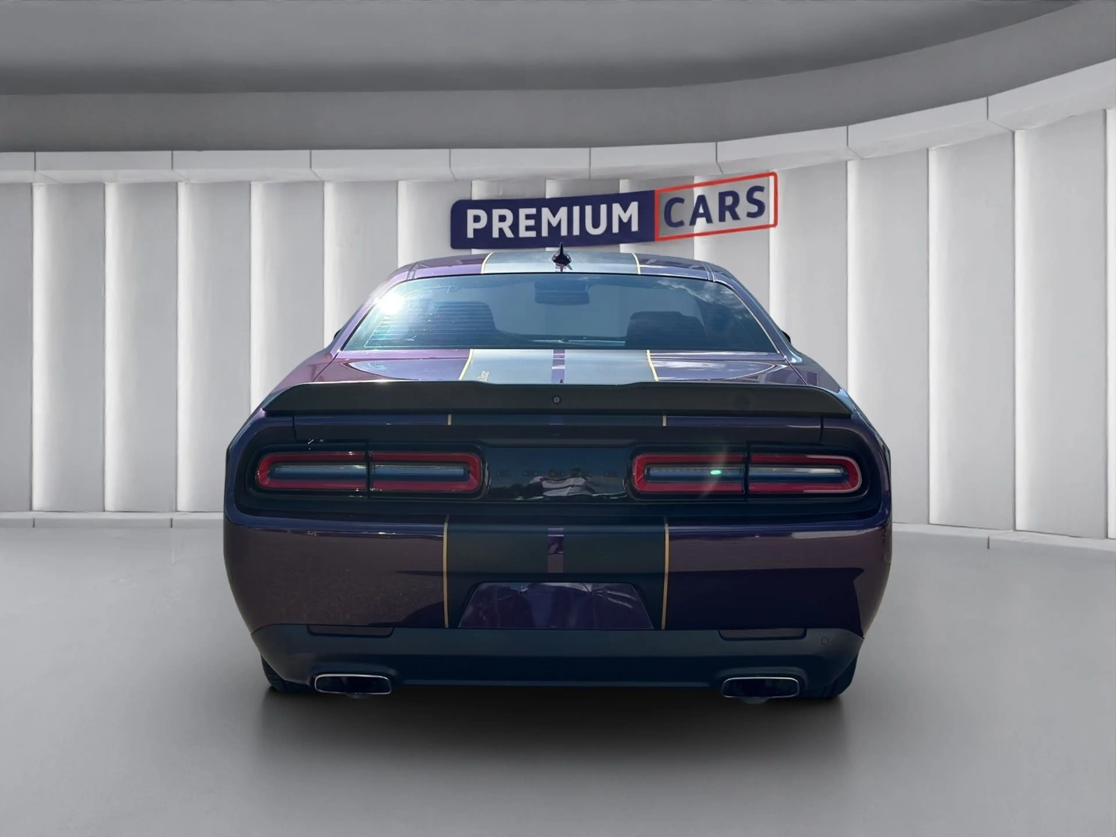 Dodge Challenger SXT Coupe — photo 4