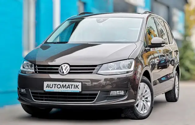 Volkswagen Sharan Comf 150 7 Sitz DSG Navi Alu Allwetter SH