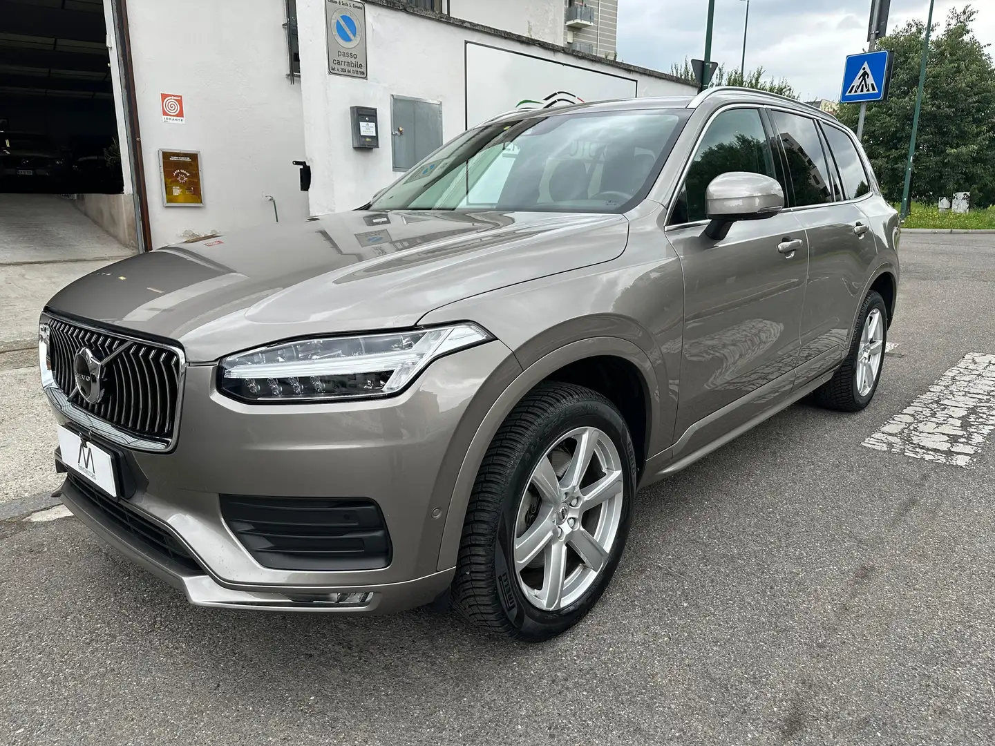 Volvo XC90 B5 Momentum Pro awd 7p - AUT/NAV/CAMERA360/LED/PDC Gris - 1