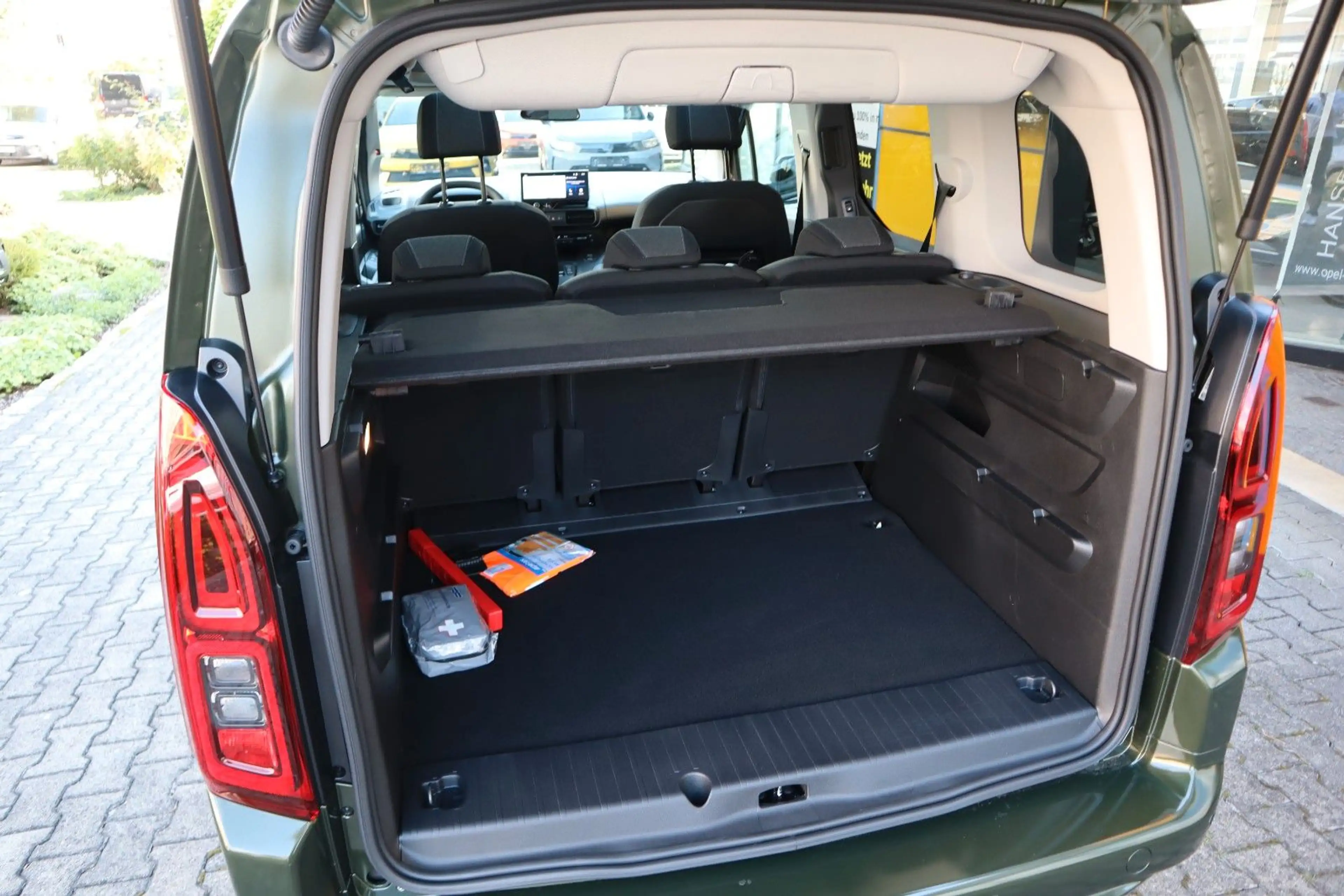 Opel Combo Life 1.5D AT8 GS Navi Sitzhzg Kamera — photo 4