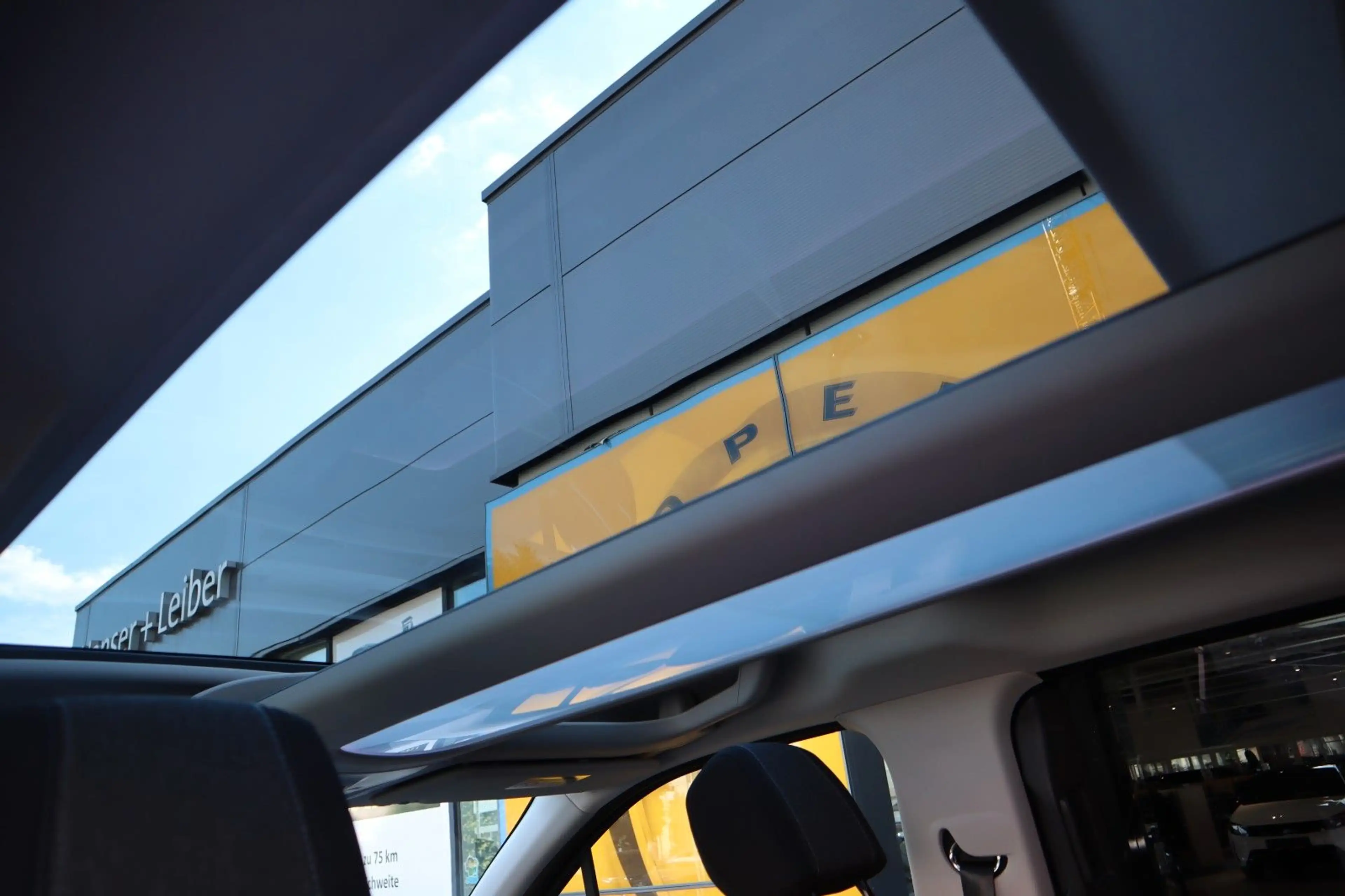 Opel Combo Life 1.5D AT8 GS Navi Sitzhzg Kamera — photo 10