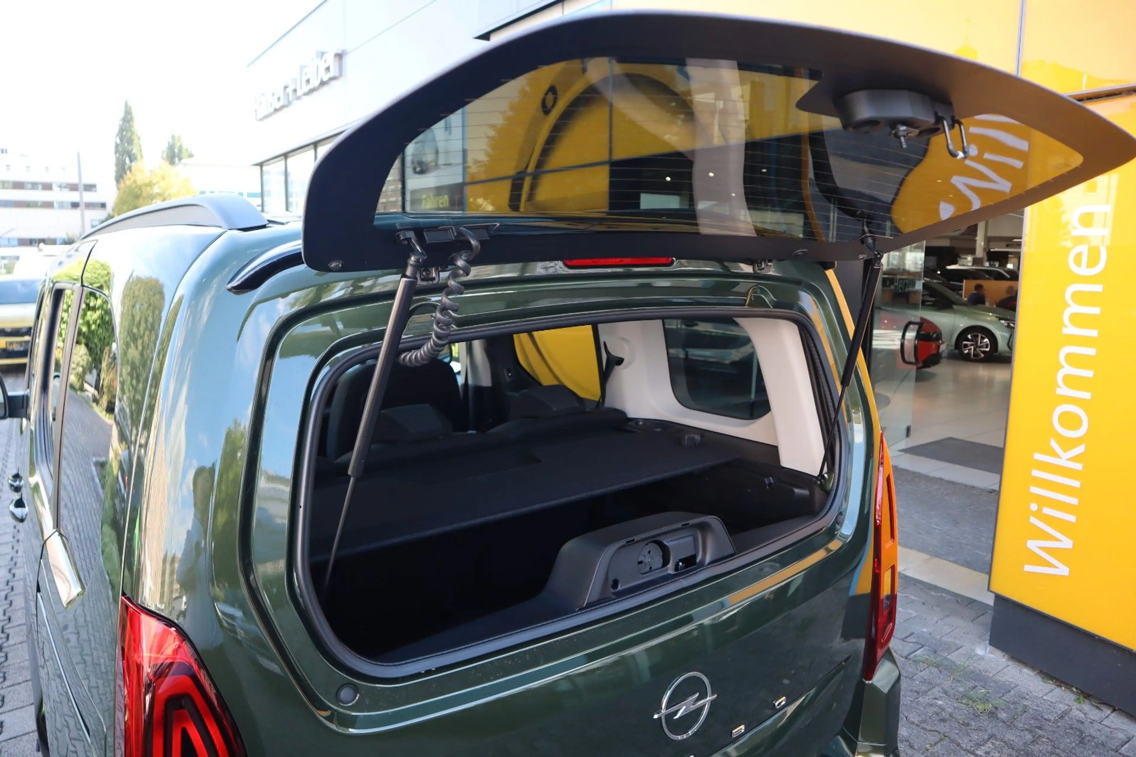 Opel Combo Life 1.5D AT8 GS Navi Sitzhzg Kamera — photo 3