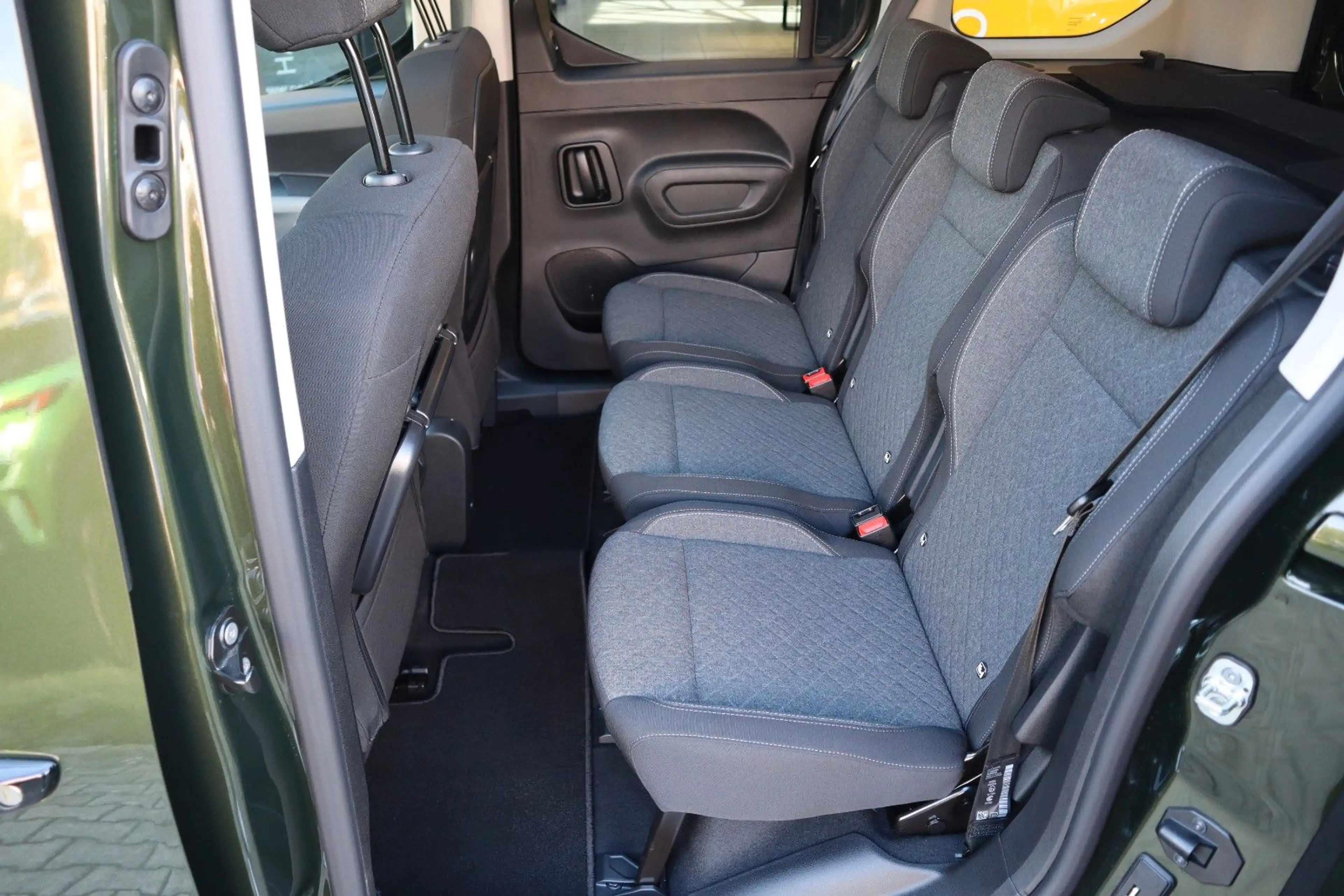 Opel Combo Life 1.5D AT8 GS Navi Sitzhzg Kamera — photo 8