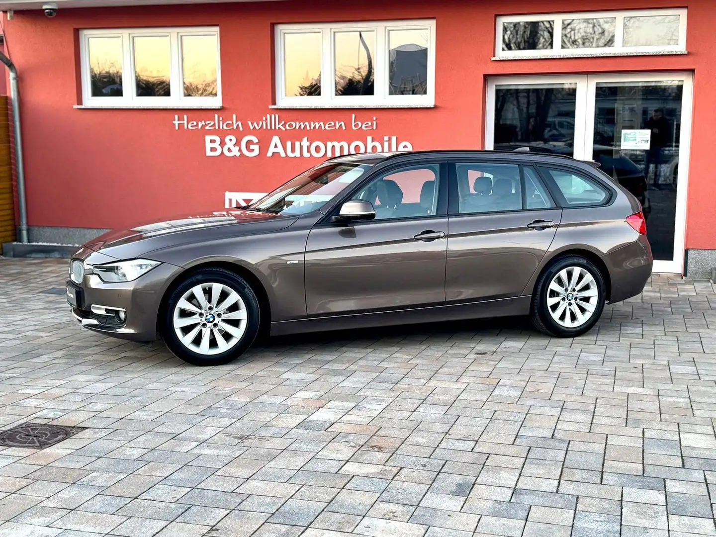 BMW 318 i*AHK*Navi*Teilleder* Braun - 2