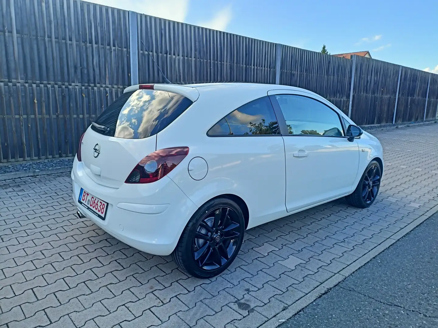 Opel Corsa Color Edition (HU + Service neu) Weiß - 2