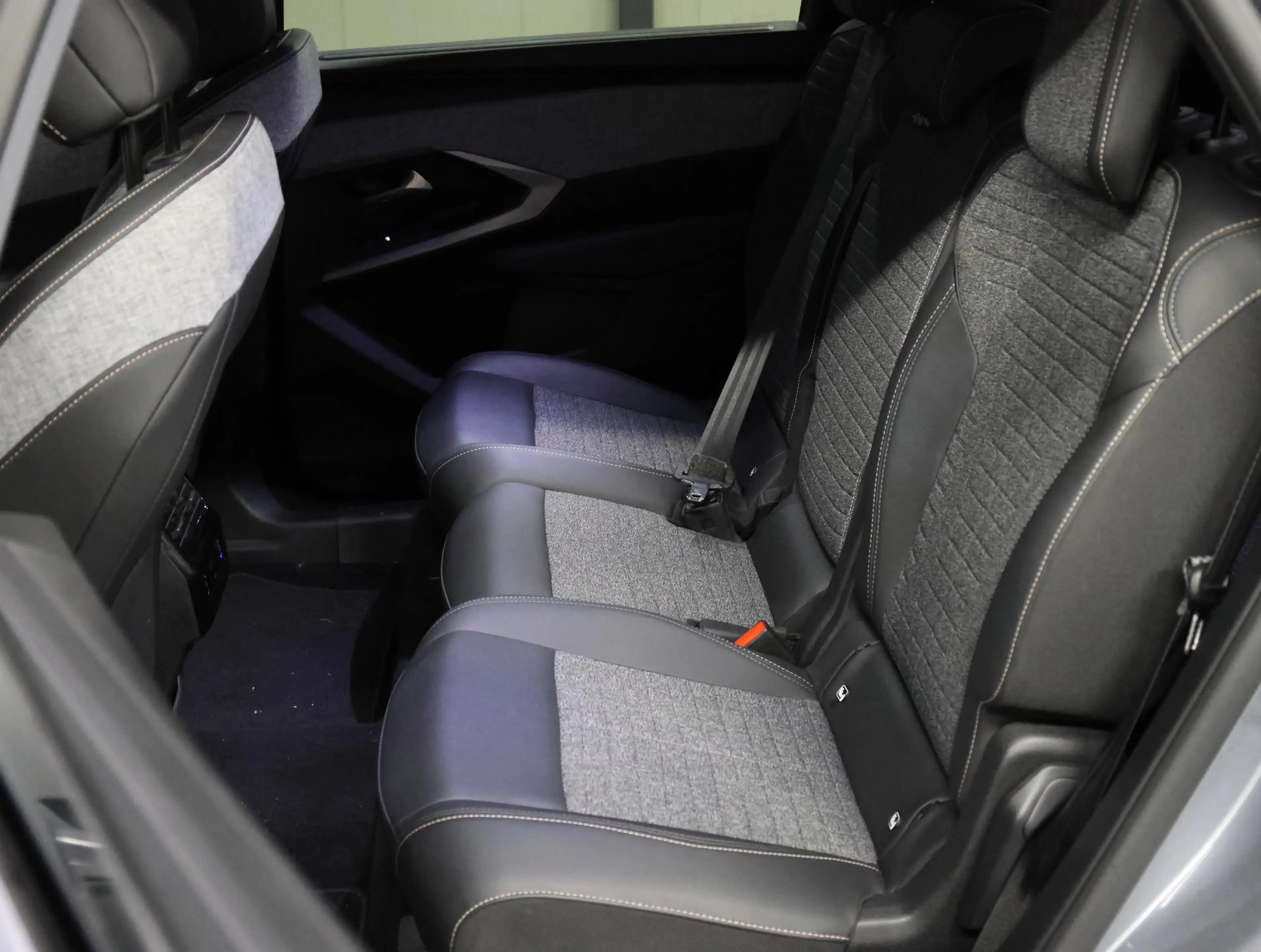 Peugeot 5008 145pk Hybrid Allure | Trekhaak | AUTOMAAT | Naviga — photo 15