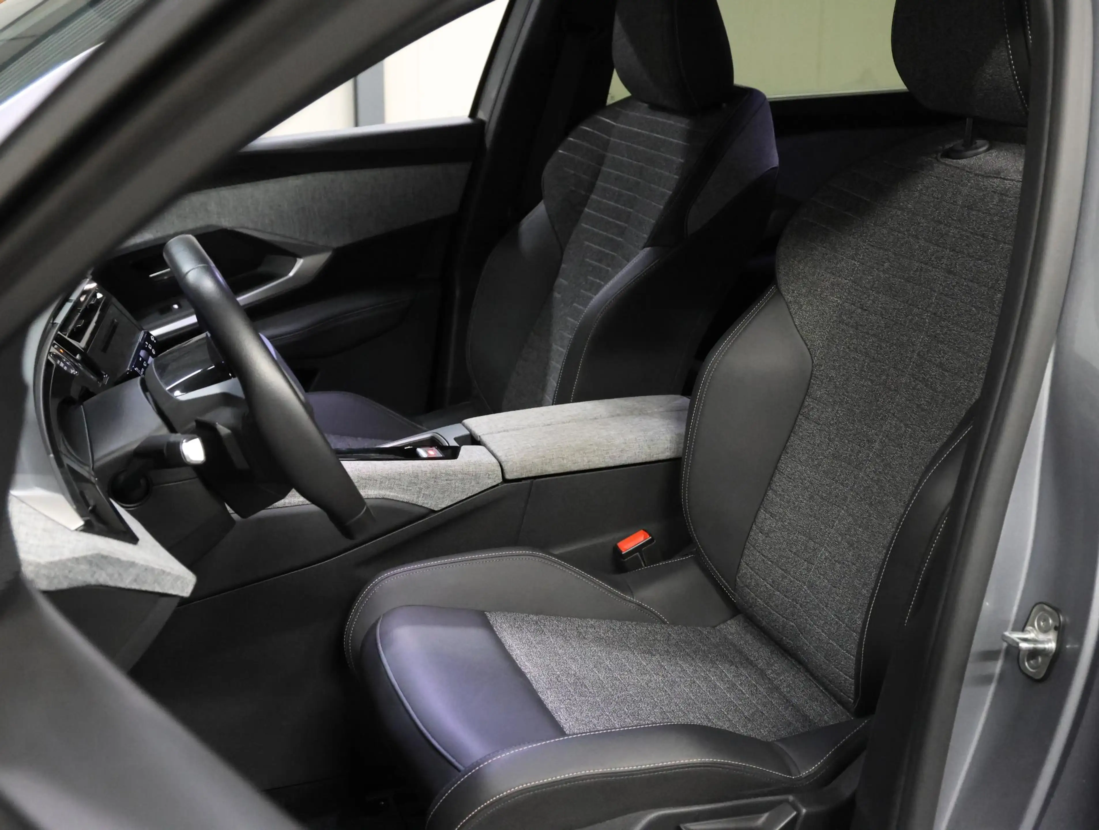 Peugeot 5008 145pk Hybrid Allure | Trekhaak | AUTOMAAT | Naviga — photo 11