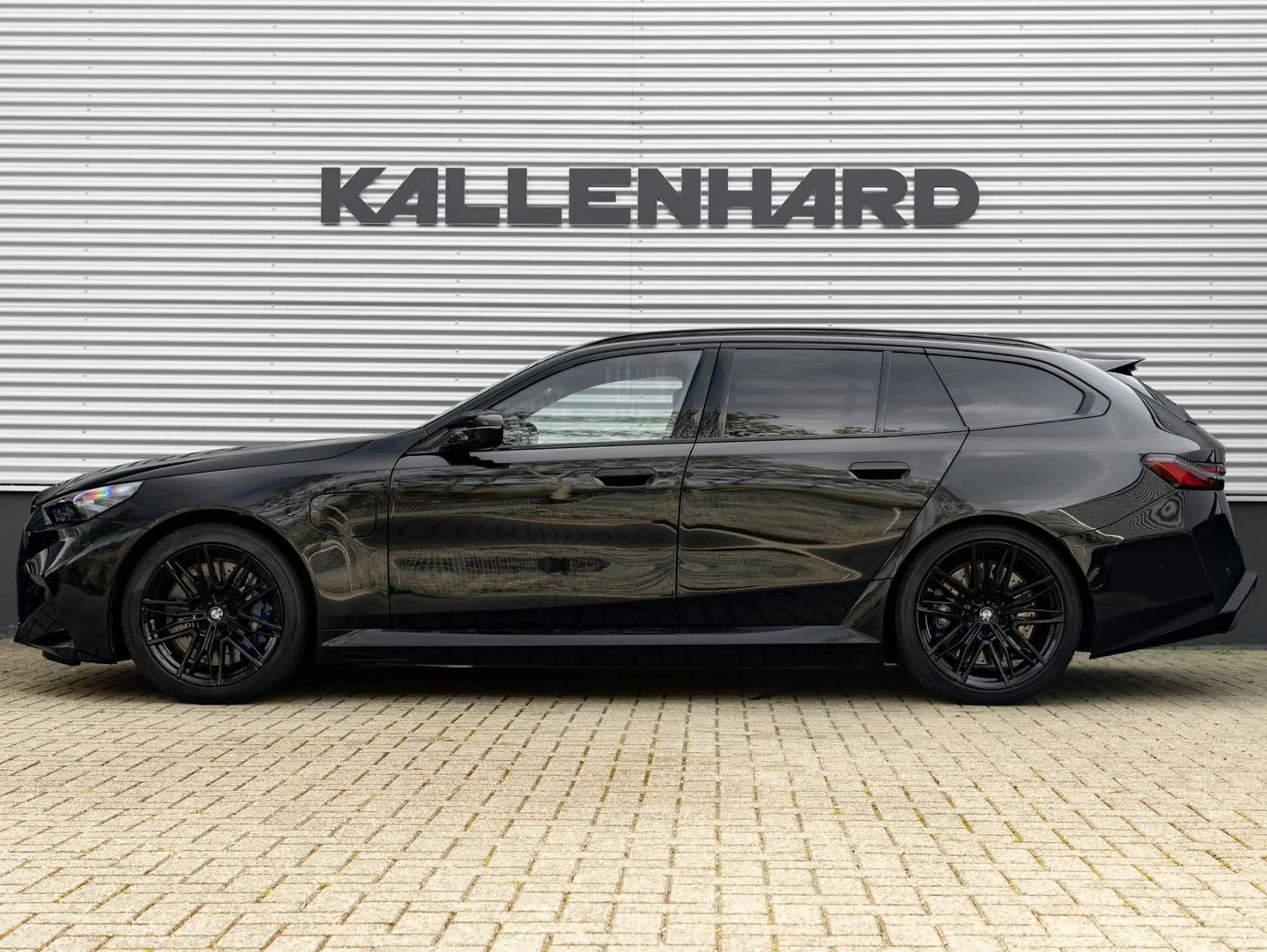 BMW M5 5-serie Touring - Pano - AHK - Bowers & Wilki — photo 8