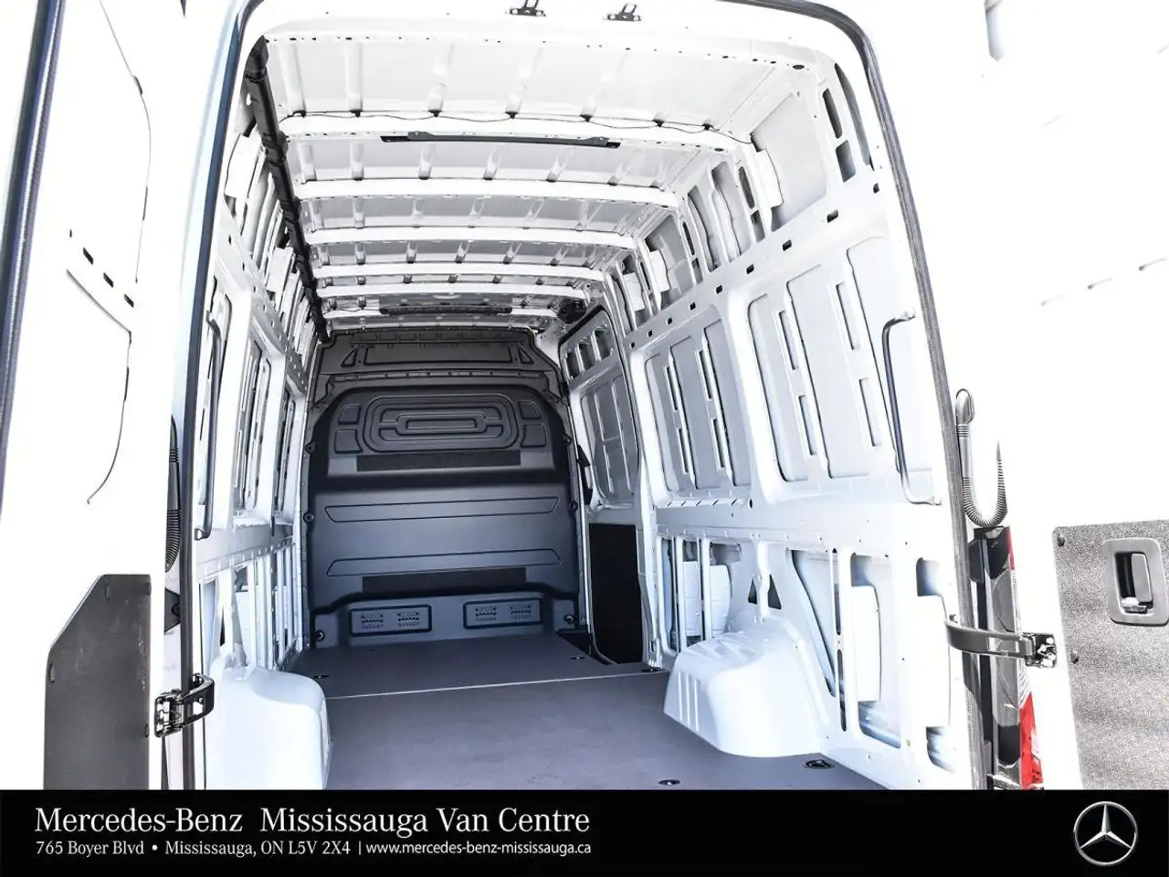 Mercedes-Benz Sprinter снимка Mercedes-Benz Sprinter