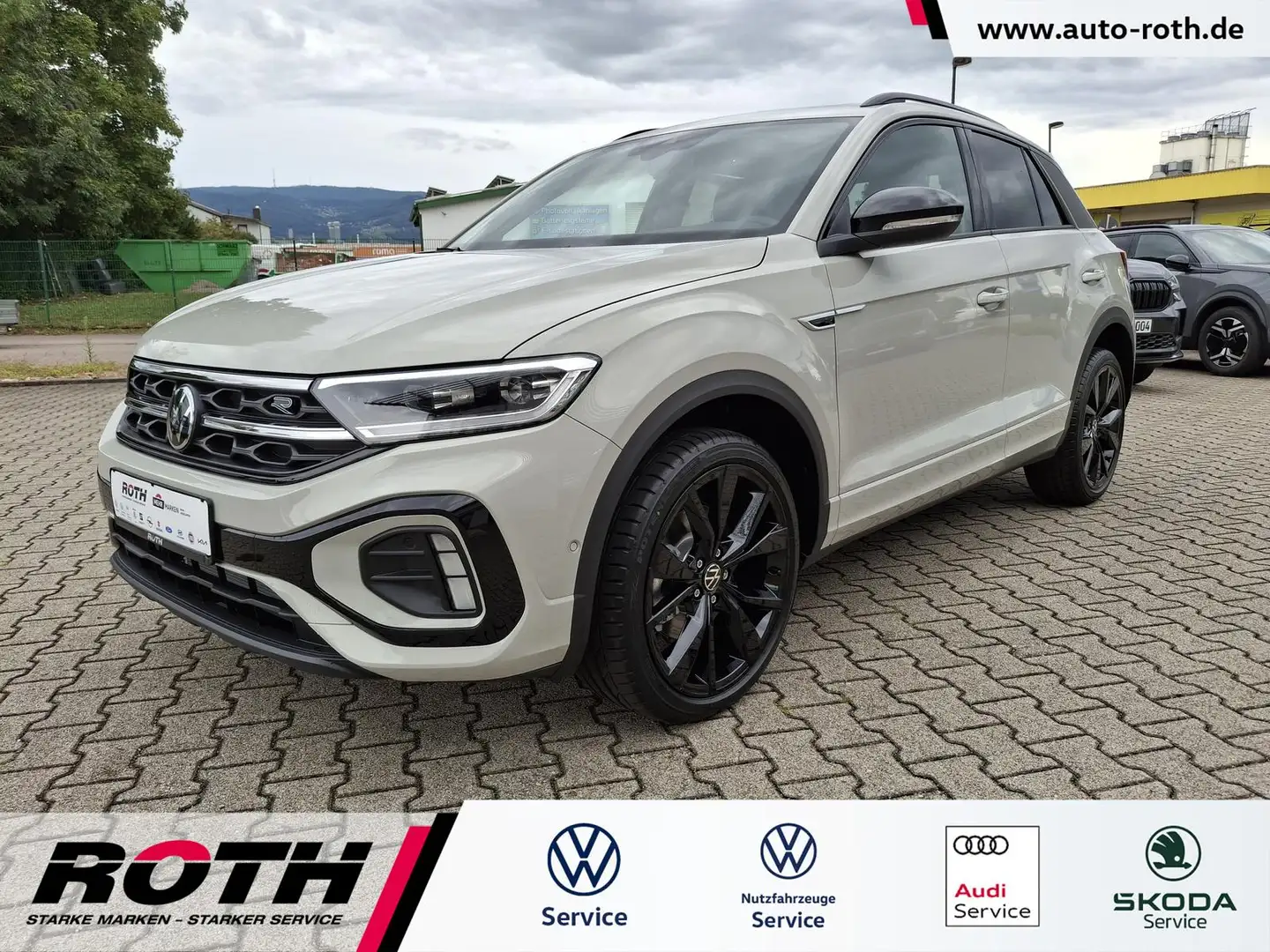 Volkswagen T-Roc 1.5 TSI DSG R-Line Black Style *Pano*LED* Grijs - 1