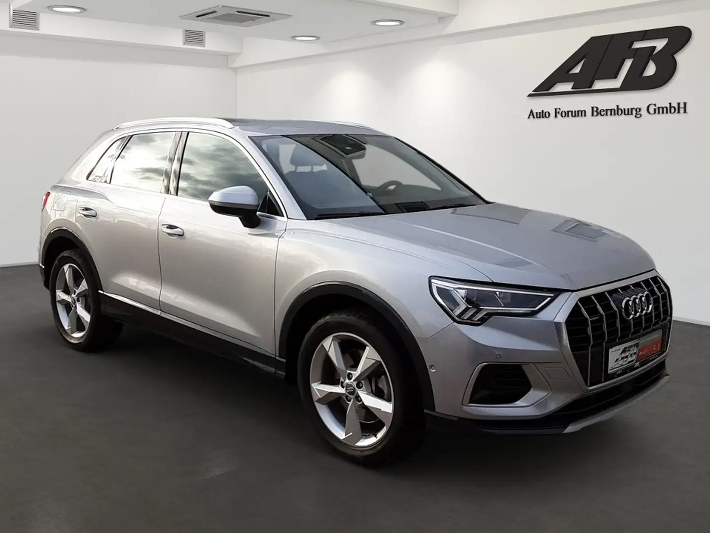 Audi Q3 2.0 S-tronic 40 TFSI quattro advanced Silber - 2