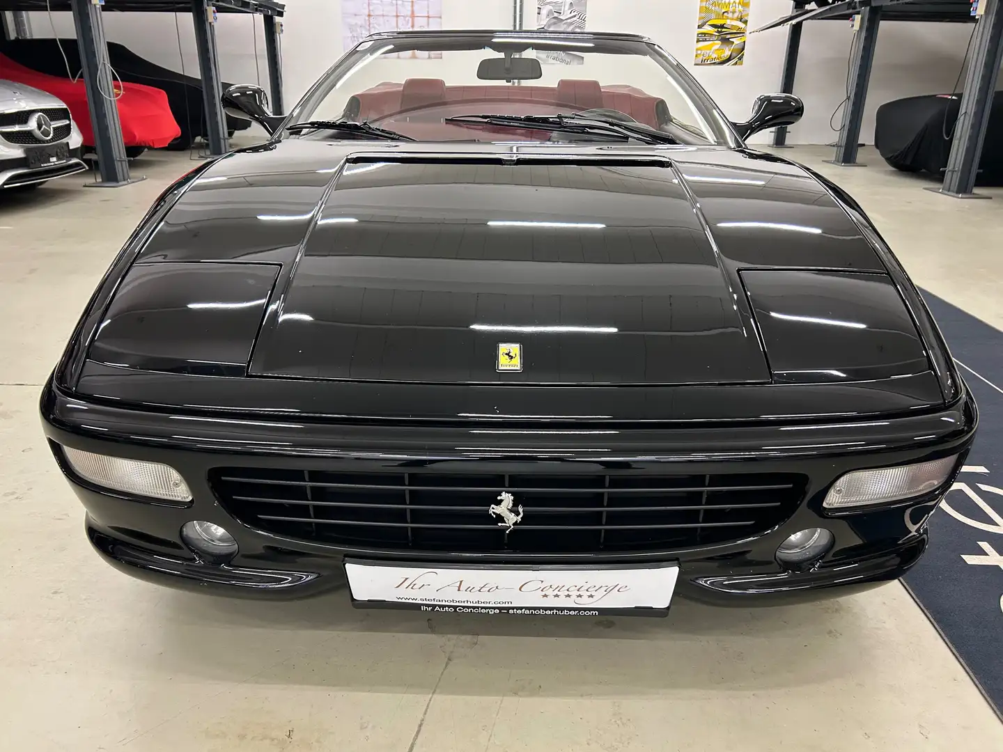 Ferrari F355 Spider aus der "Schwarz mit Rot"-Collection Negro - 2