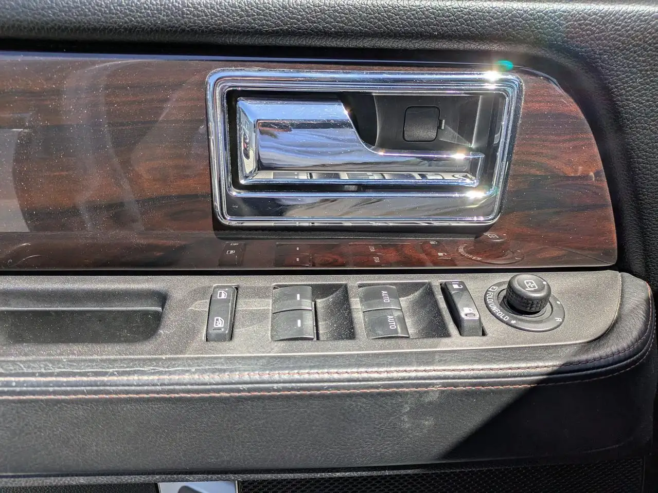 Lincoln Navigator снимка Lincoln Navigator