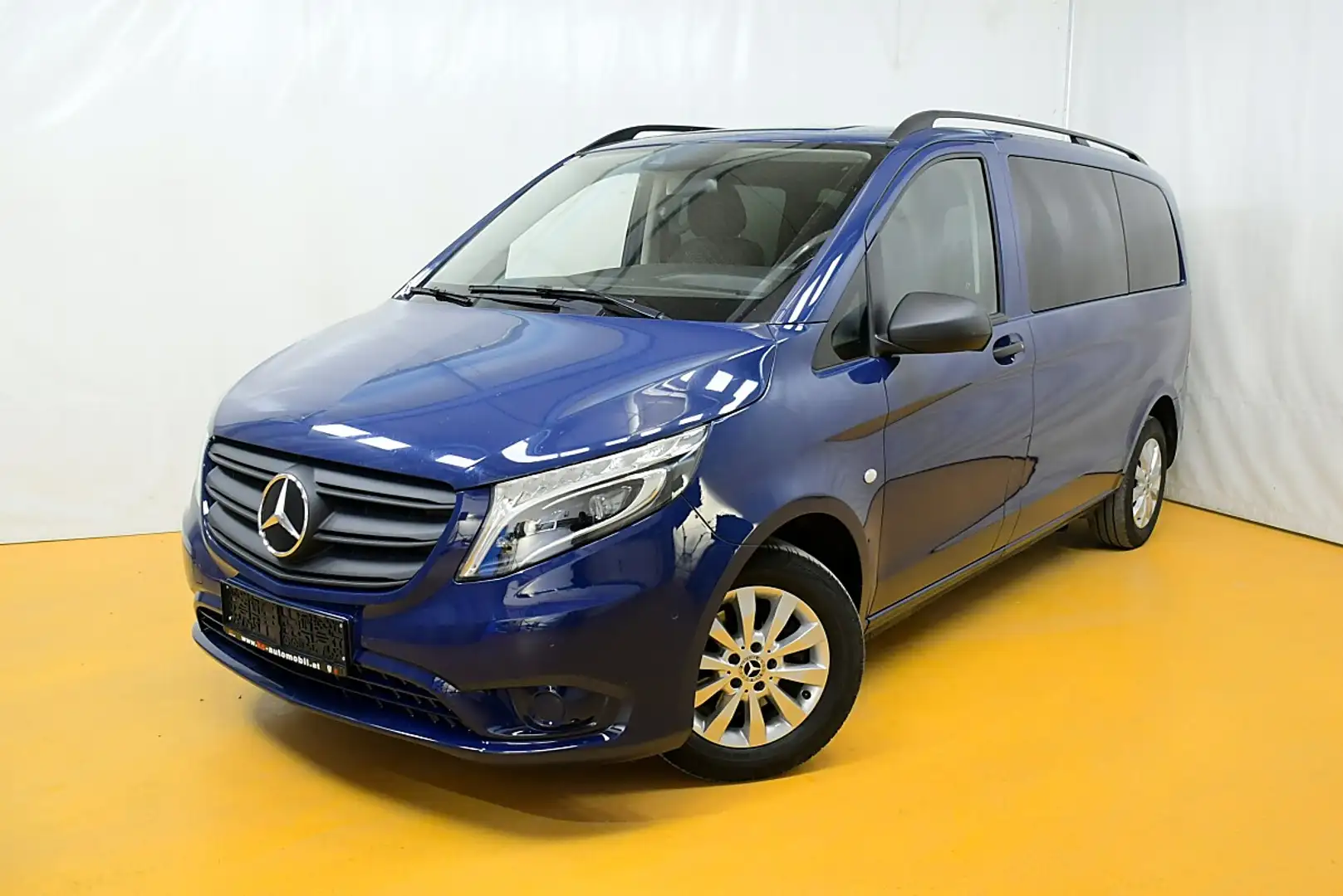 Mercedes-Benz Vito Tourer Select 116 CDI lang Aut. Blau - 1