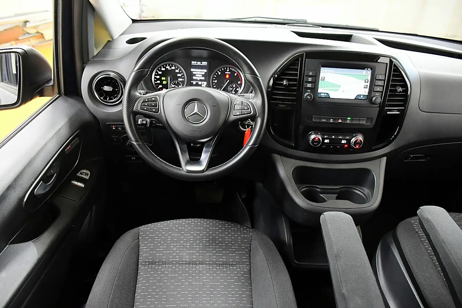 Mercedes-Benz Vito Tourer Select 116 CDI lang Aut. Blau - 2