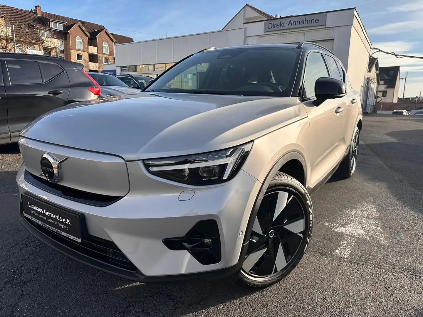Volvo EX40 RWD Ext. Range 82kWh Ultra,Pano,360°,AHK,WP Silber - 1