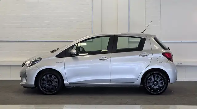 Toyota Yaris view 4