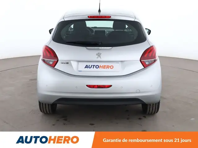 Peugeot 208 view 5