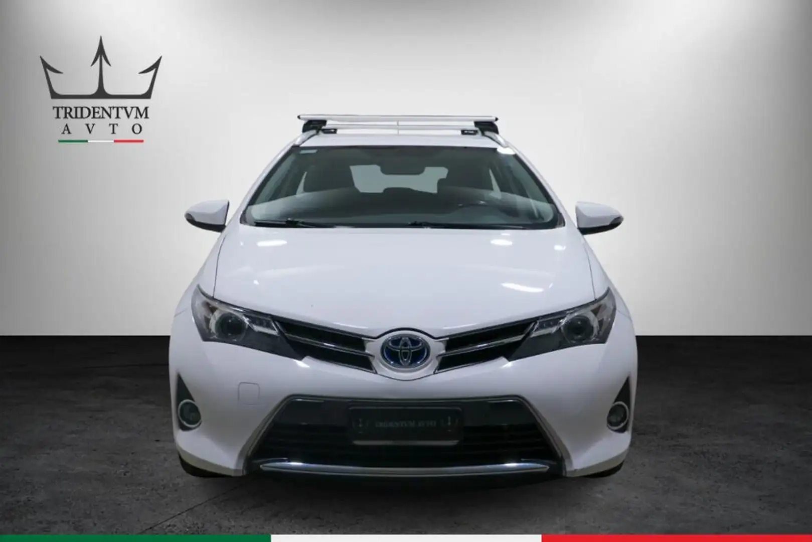 Toyota Auris Touring Sport 1.8 hybrid Lounge Wit - 2