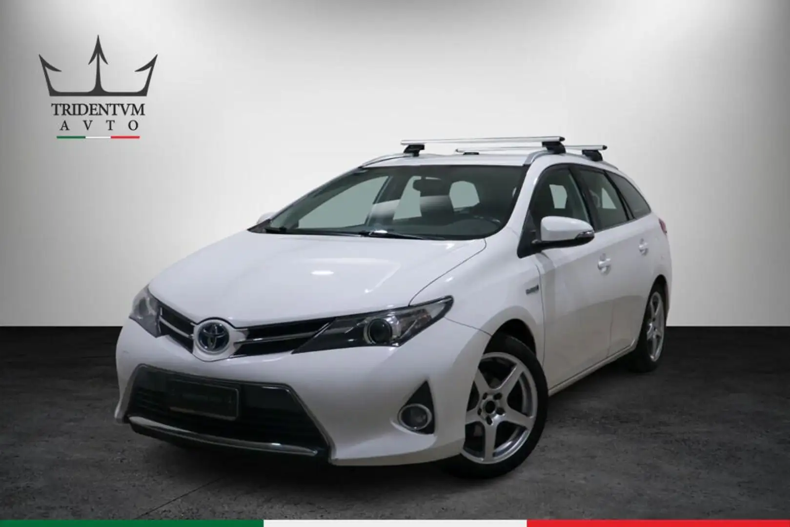 Toyota Auris Touring Sport 1.8 hybrid Lounge Wit - 1