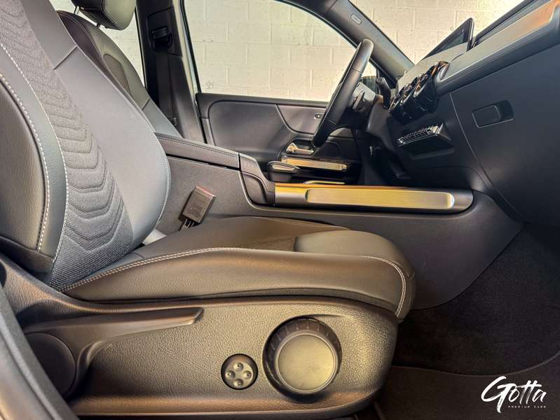 Photo du véhicule Mercedes-Benz GLB 200