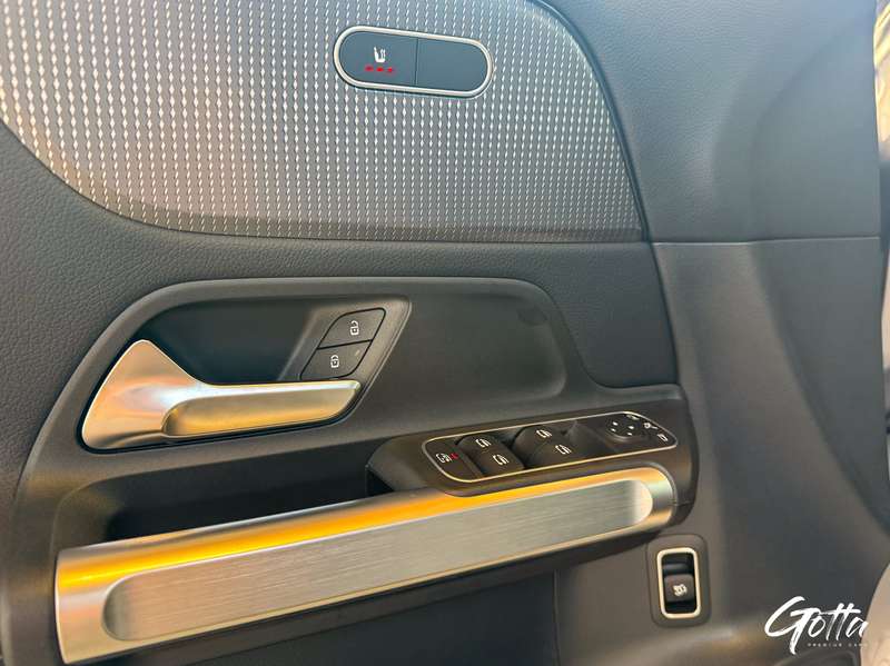 Photo du véhicule Mercedes-Benz GLB 200