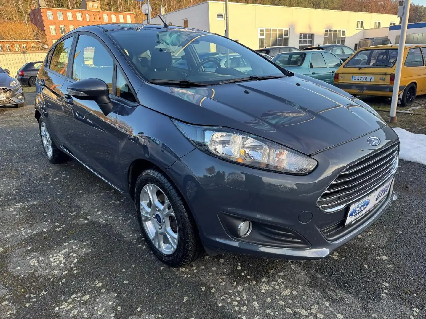 Ford Fiesta Sync Edition Gris - 2