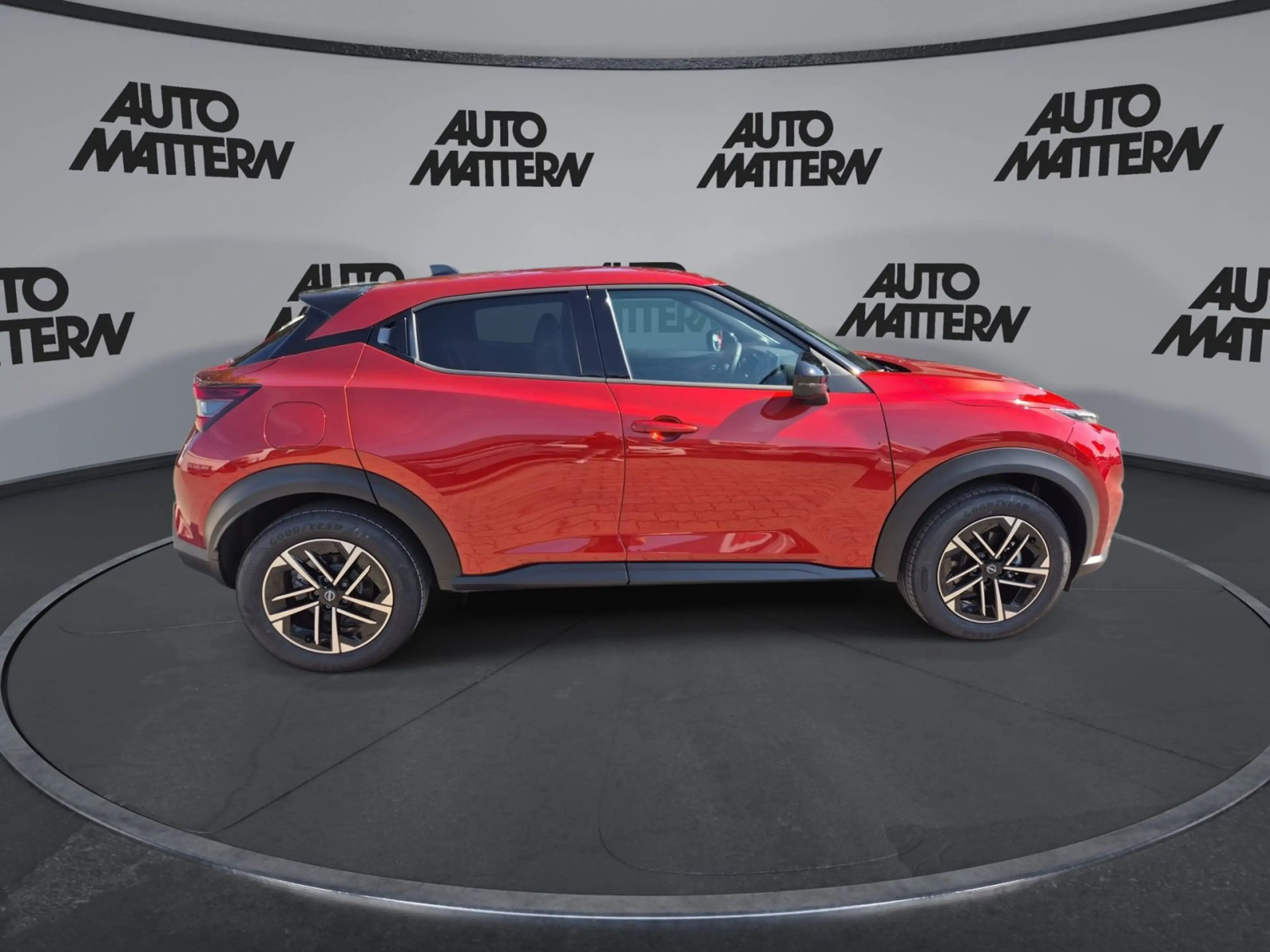 Nissan Juke 1.6 Hybrid N-Connecta Hybrid — photo 9
