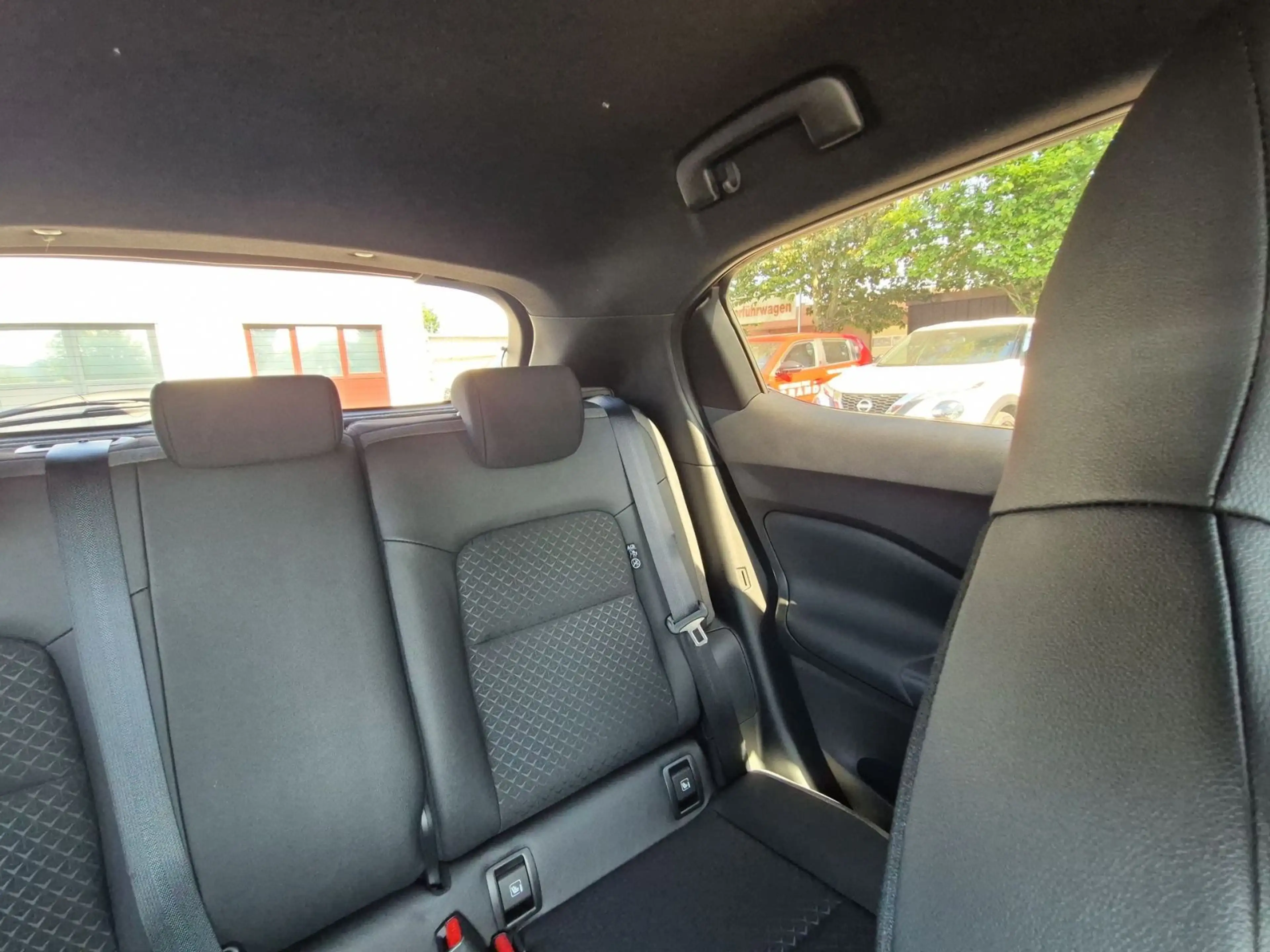 Nissan Juke 1.6 Hybrid N-Connecta Hybrid — photo 14
