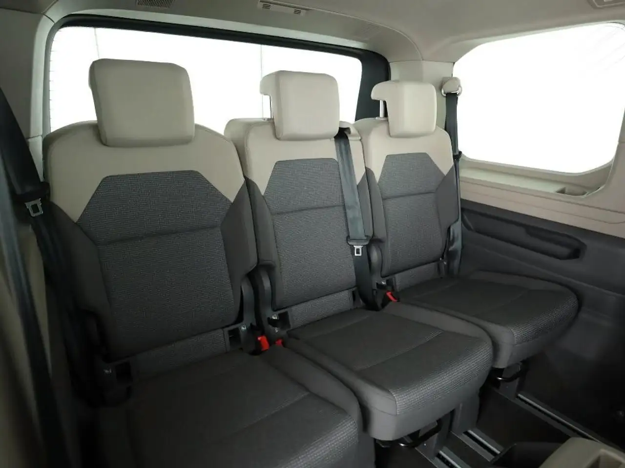 Volkswagen T7 Multivan Basis AHK RFK Tempo 7S 3-Z SHZ STHZ 7