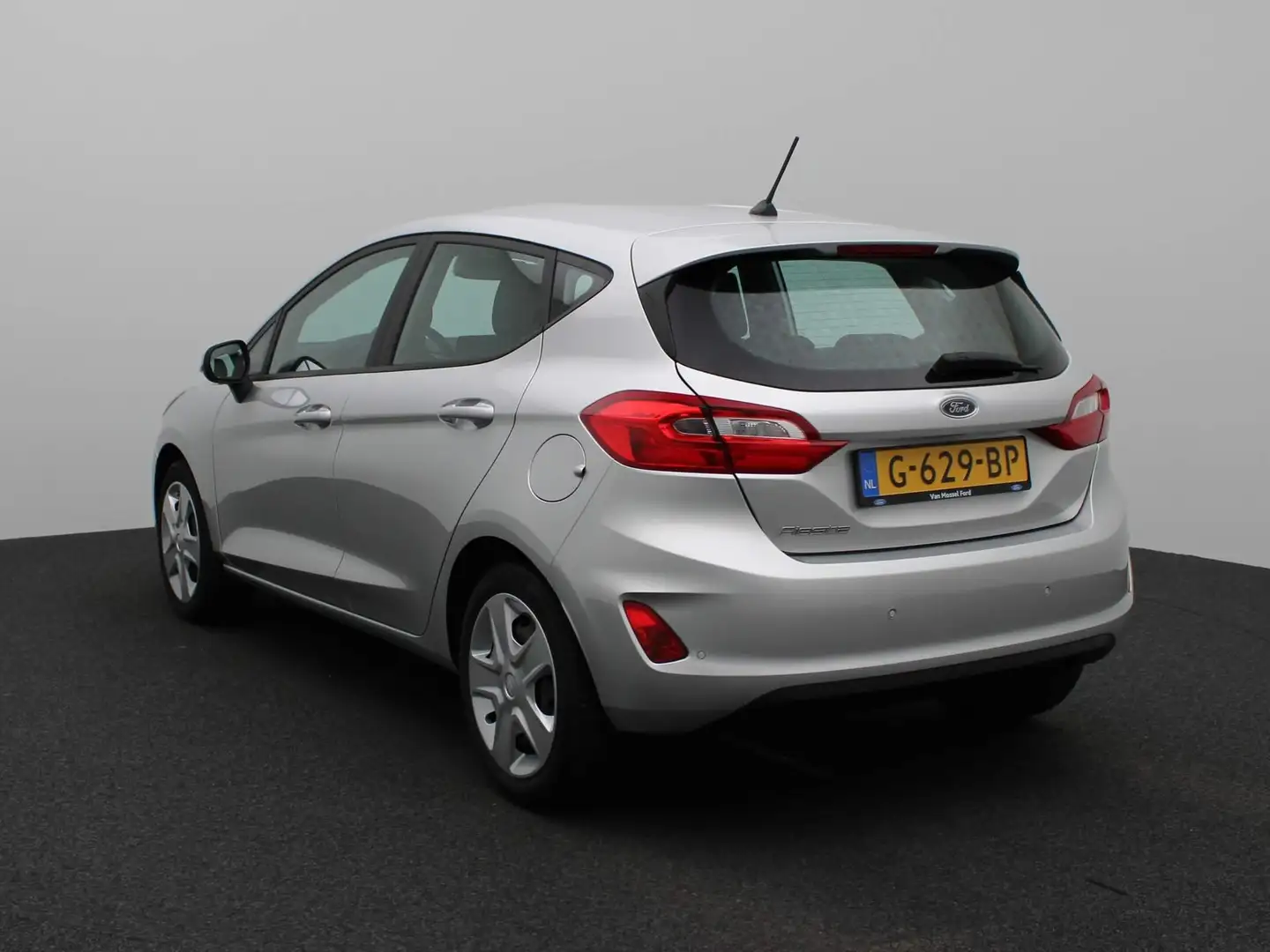 Ford Fiesta 1.1 Trend | Airco | Cruise | PDC | Bluetooth | LED Gris - 2