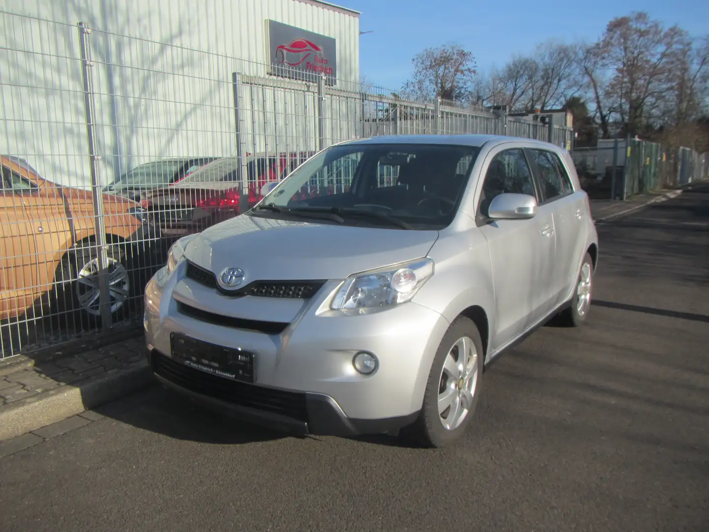 Toyota Urban Cruiser Town Argent - 2