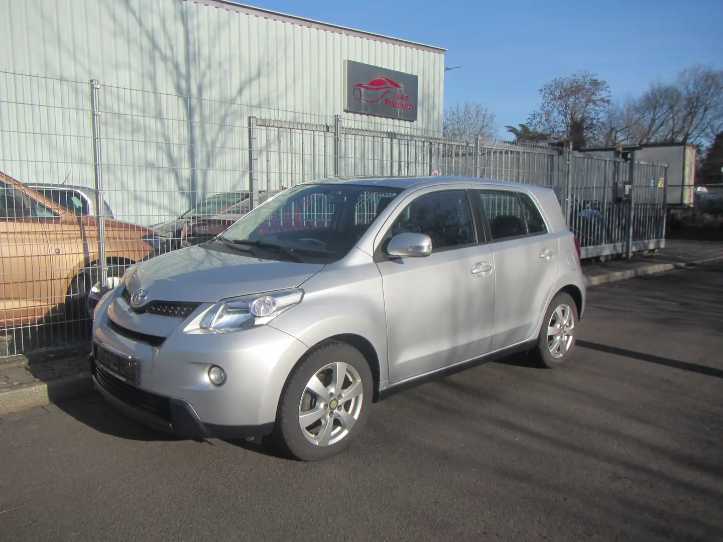 Toyota Urban Cruiser Town Argent - 1