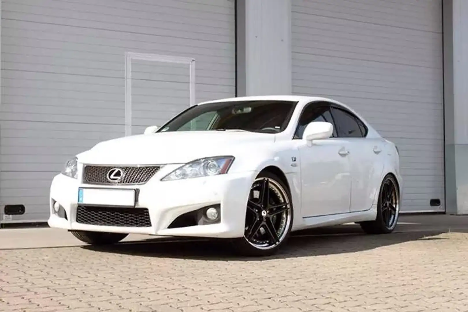Lexus IS F 5L V8 + Ambiente Beleuchtung - 1
