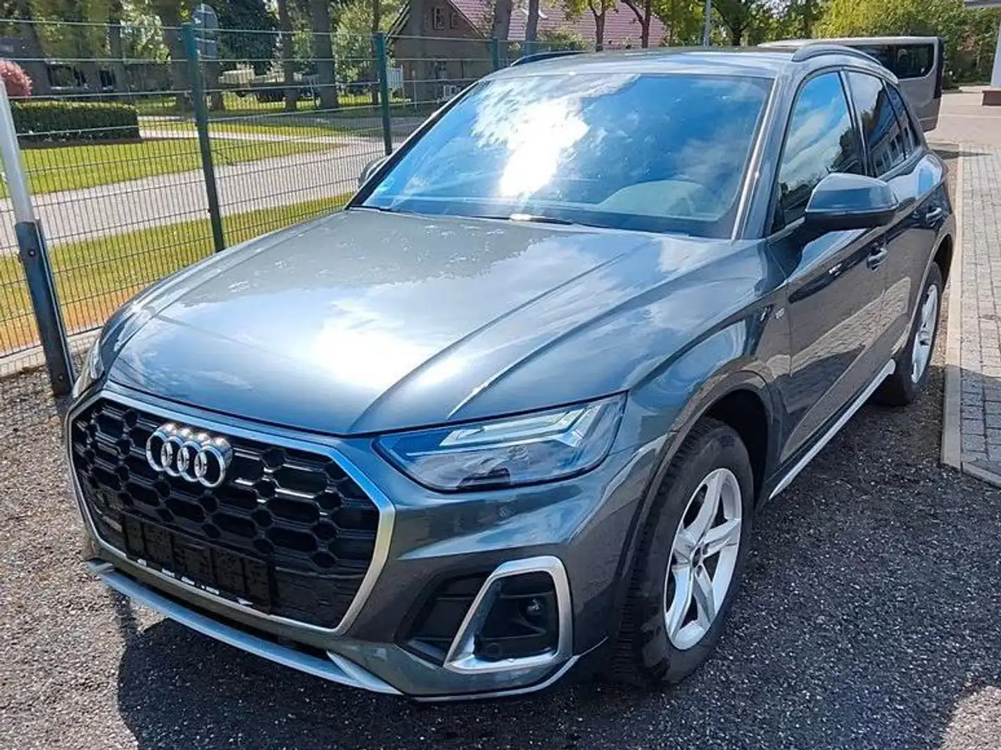 Audi Q5 40 TDI quattro S line Grau - 1