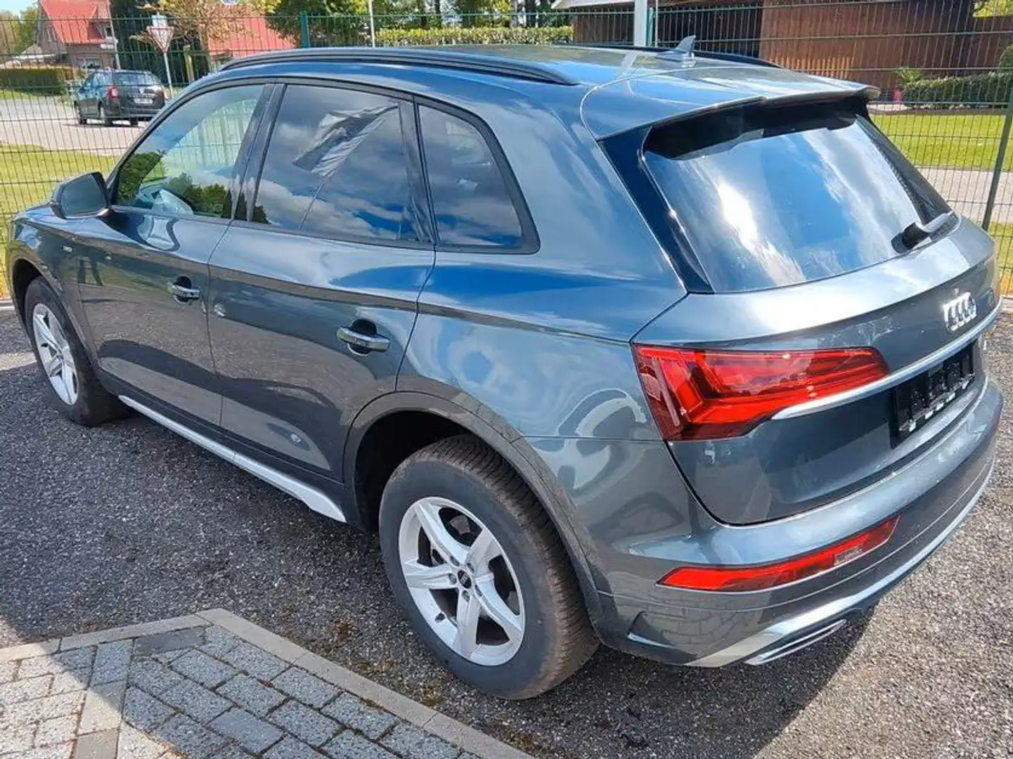 Audi Q5 40 TDI quattro S line Grau - 2