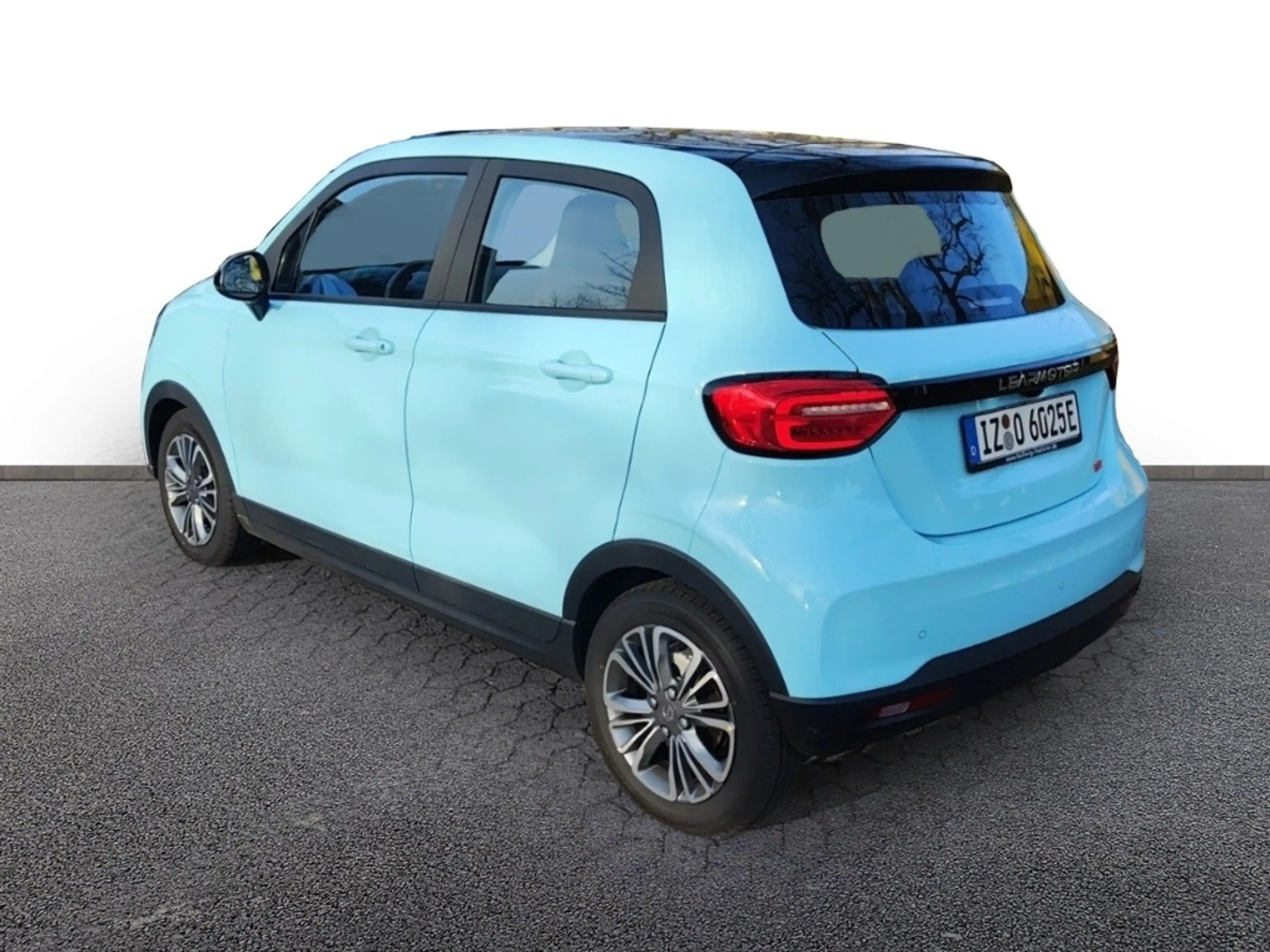 Leapmotor T03 RFK Panorama Keyless Navi Klimaautomatik PDC DAB S — photo 4