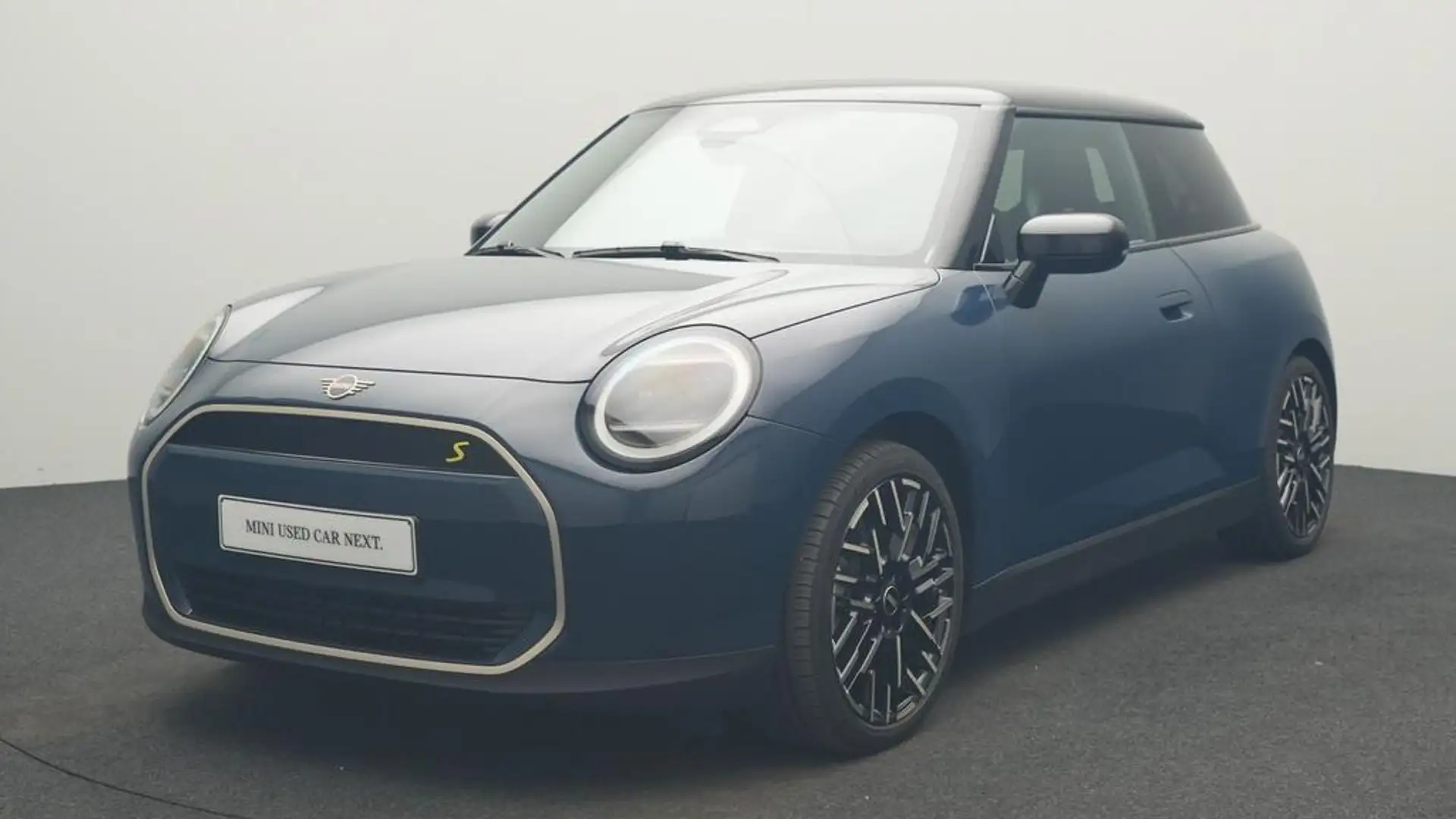 MINI Cooper SE Favoured Trim Bleu - 1
