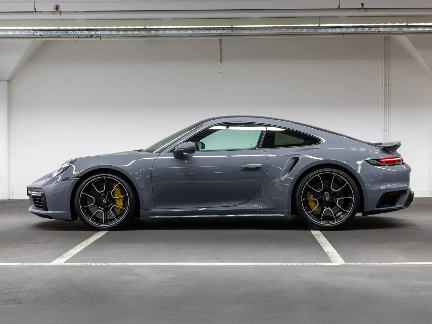 Porsche 992 Turbo S Grau - 2