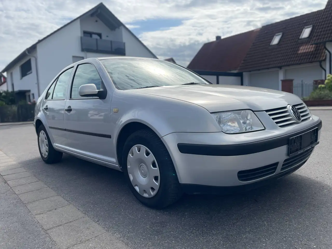 Volkswagen Bora 1.6 TÜV/Service/Zahnriemen NEU 09/2028, foto 2