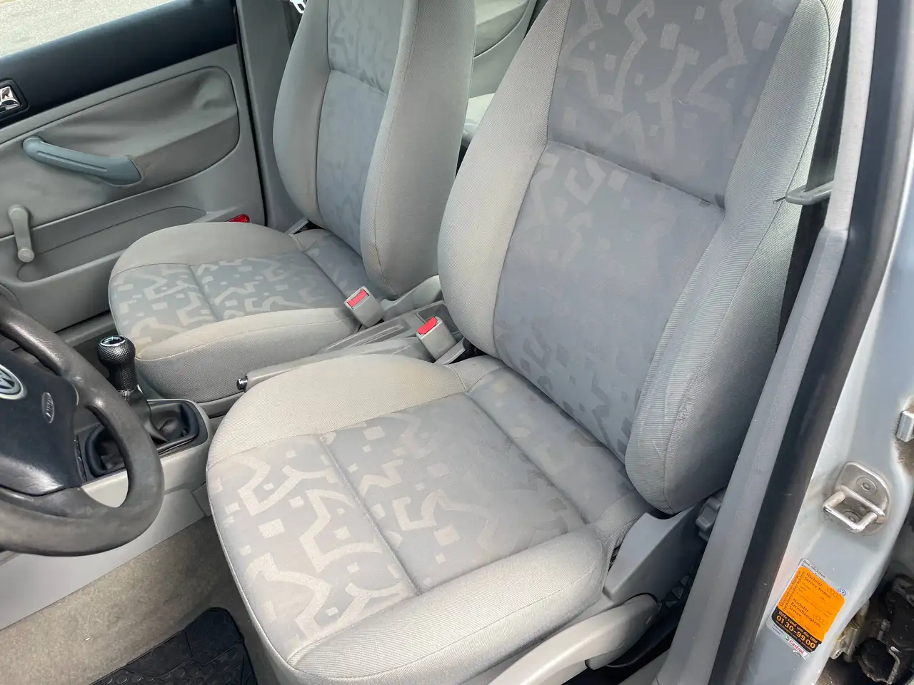 Volkswagen Bora 1.6 TÜV/Service/Zahnriemen NEU 09/2028, foto 8